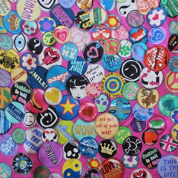 MOSCHINO | Vintage 100% Silk Pop Art Pin Badge Scarf 25" Made in Italy - Picture 3 of 5